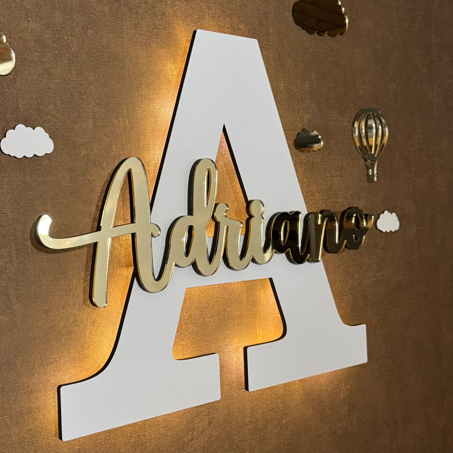 Nachtlicht „Buchstabe mit Schriftzug“ – Einzigartiges Kinderzimmer-Highlight